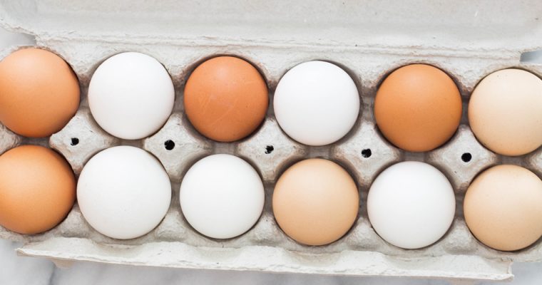 Wat is het verschil tussen bruine en witte eieren? (en wat doet dat met de smaak?)