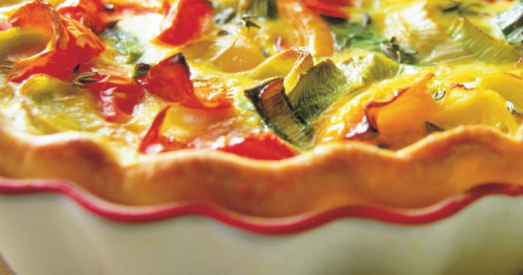 Vegetarische eierquiche met paprika en prei