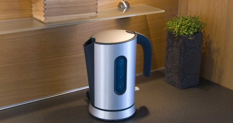 Eieren koken in de waterkoker, kan dat? (en hoe hygiënisch is dat?)
